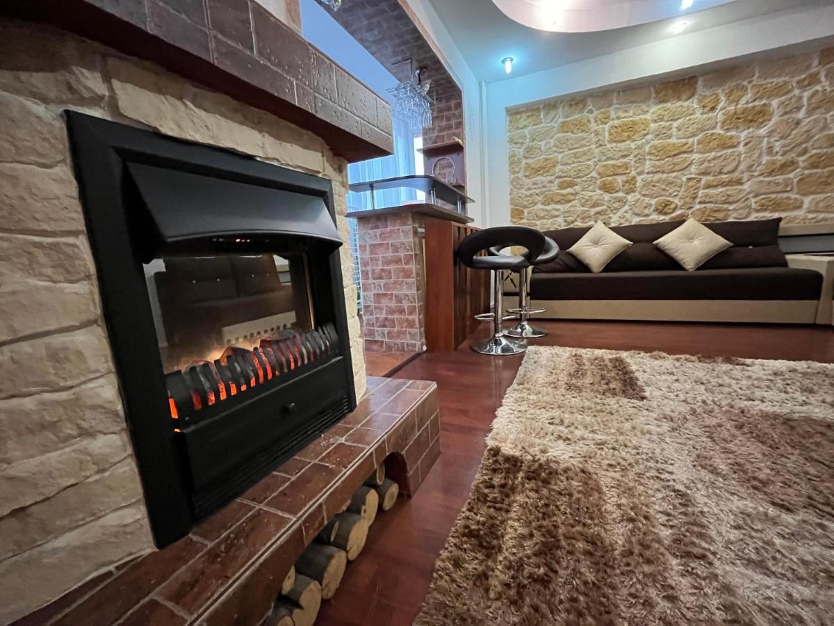 בוקרשט Modern Oasis With A Cozy Fireplace Your Stylish Apartment Minutes From Downtown מראה חיצוני תמונה