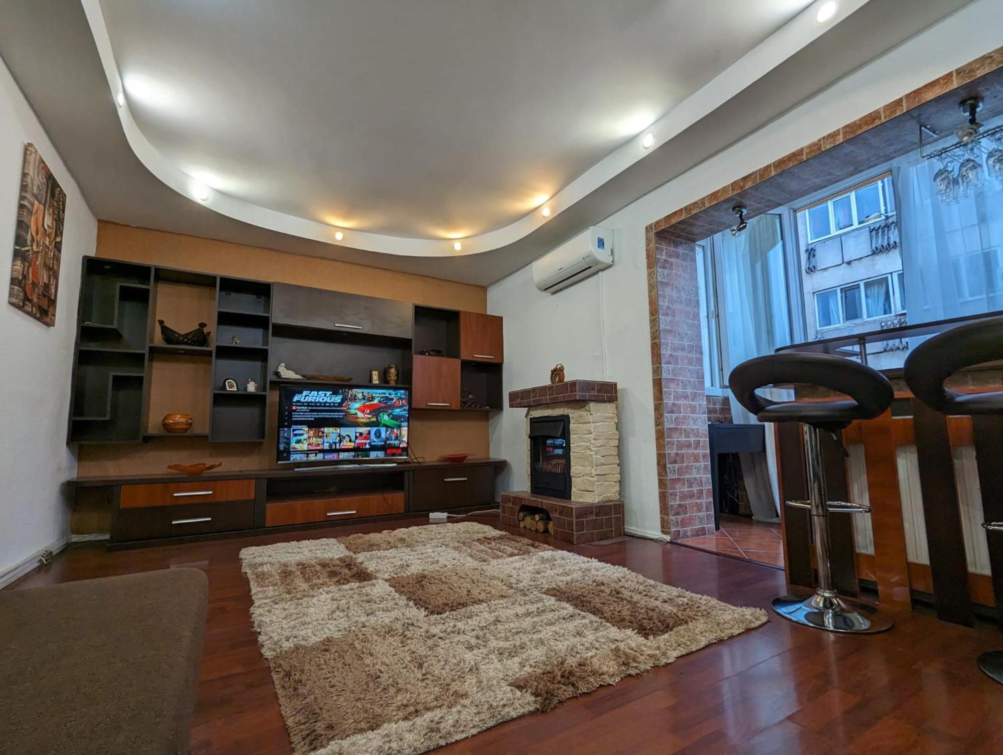 בוקרשט Modern Oasis With A Cozy Fireplace Your Stylish Apartment Minutes From Downtown מראה חיצוני תמונה